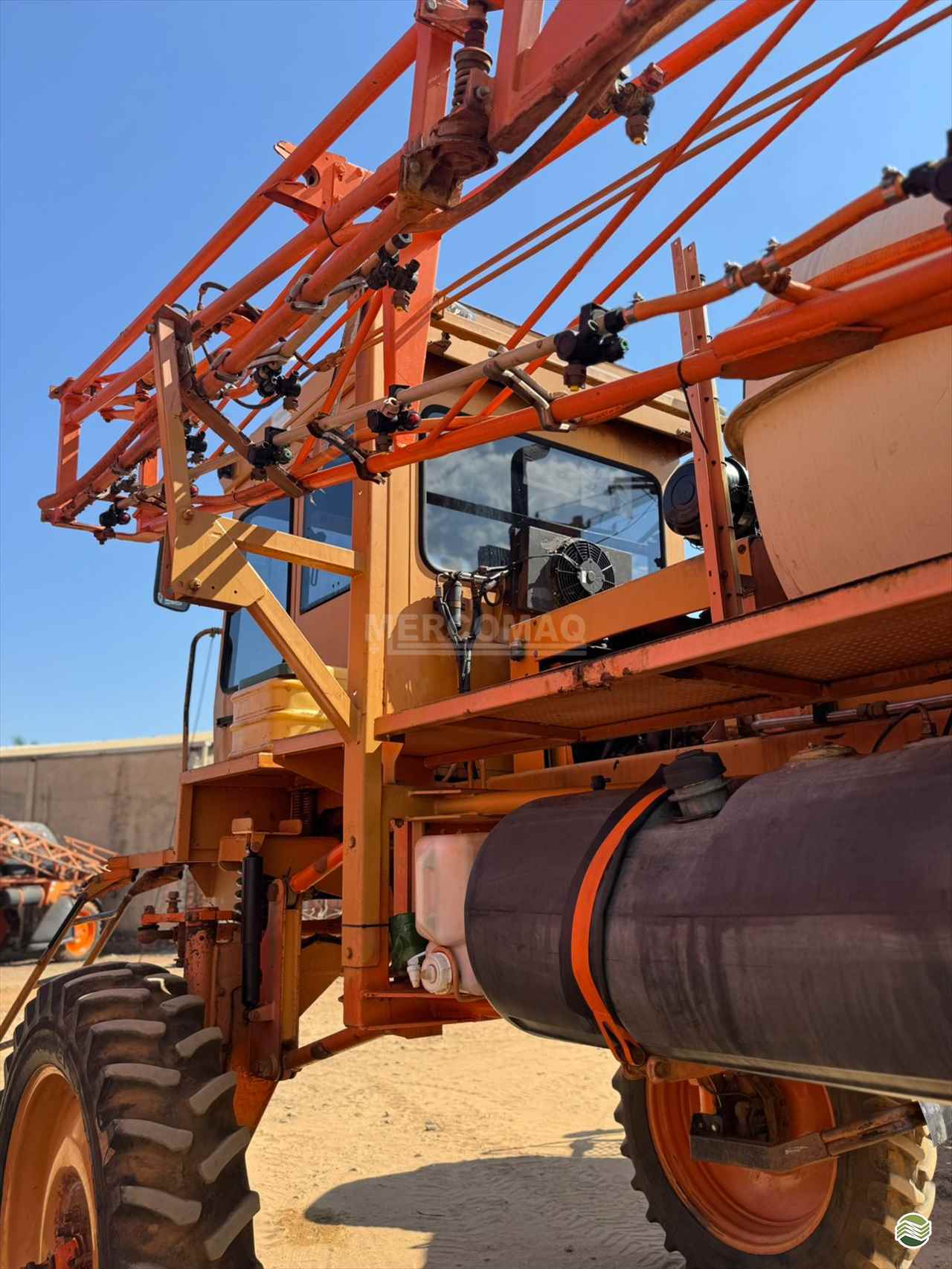 PULVERIZADOR JACTO UNIPORT 2000 Tração 4x2 Mercomaq - JAN PRIMAVERA DO LESTE MATO GROSSO MT